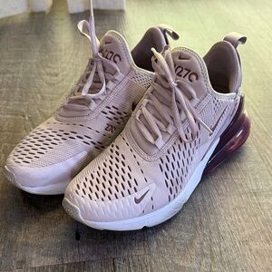 Nike Women's Airmax 270